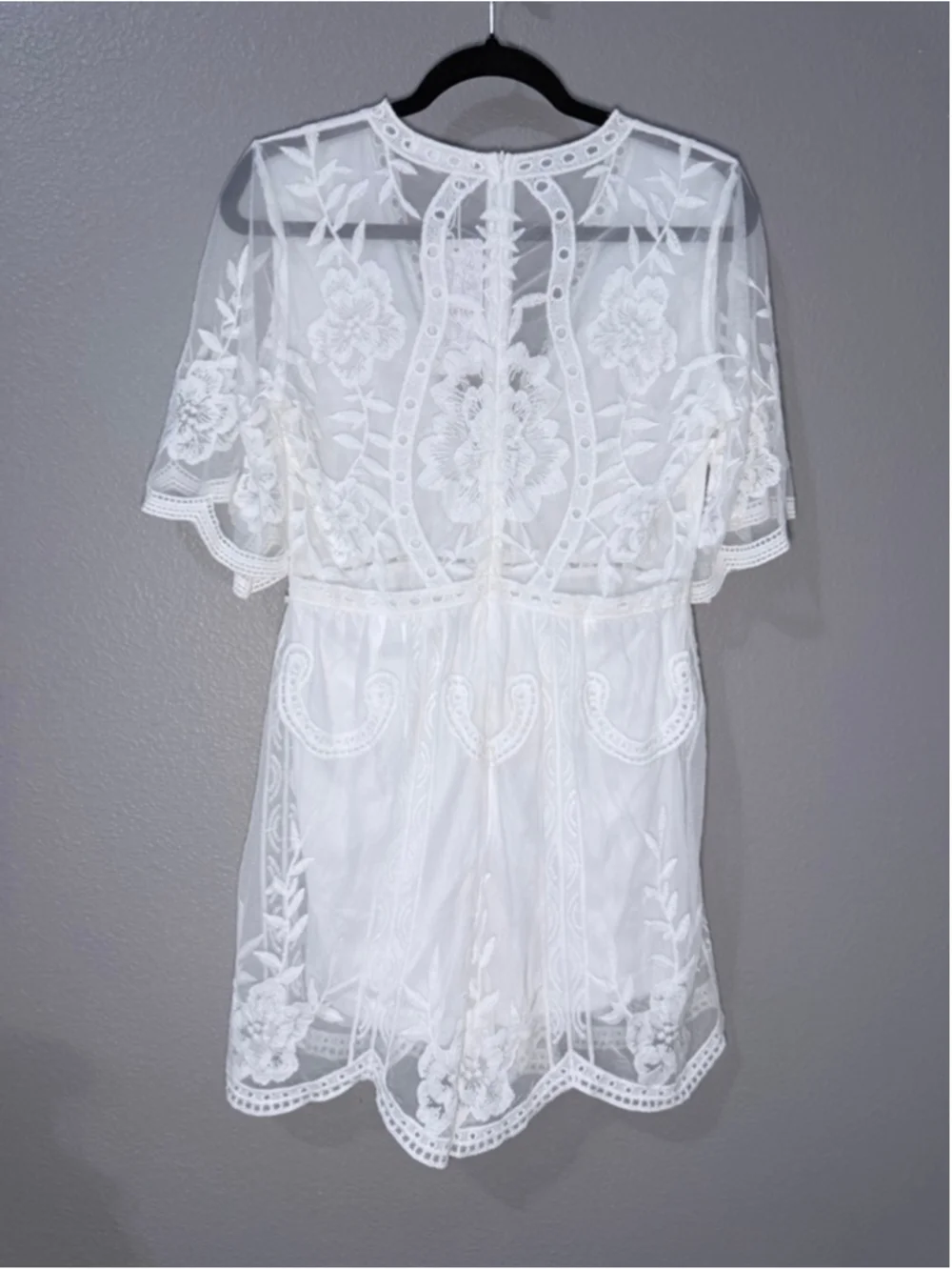 Women's NWT Eleter White Lace Floral Romper M